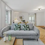 Im Stadtzentrum Gelegenes Apartment Mit Kingsize Bed