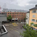 Leaf Apartment In Zurich Oerlikon