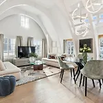 Old Town Diamond Penthouse Ac Private Rooftop