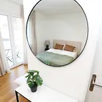 New City Center Apt With Private Entry & Parking