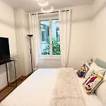 Geraeumiges Zimmer In Charmantem Altbau