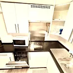 2 Rooms in Center of Zürich HB Station