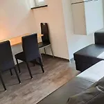 2 Flats With Balcony - Hilda Apartment