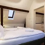 Nest Suite 1 King Bed Near Zuerich Hb