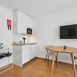 - Crown 22 Zurich