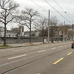 2 Rooms in Center of Zürich HB Station