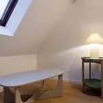 Nest Suite 1 King Bed Near Zuerich Hb