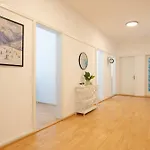 Spacious Flat With Game & Pool Table * Zurich
