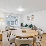 Luxury 1br In The Center - Color 5 Apartment
