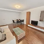 1Br With Balcony Near Lake - Flower 1