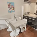 Stylish 1br In The Center - Baron 25 *