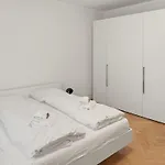 2Br Near Lake - Stardust 11