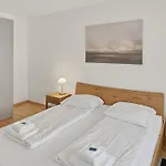 Bright And Quiet Studio In The City Center - Sky11