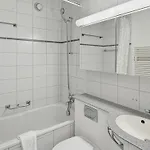 Bright And Quiet Studio In The City Center - Sky11