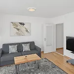 Bright And Quiet Studio In The City Center - Sky11