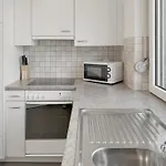 Beautiful, Quite And Very Central 2 Bedroom Flat