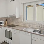 Bright And Quiet Studio In The City Center - Sky11