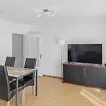 Very Nice 1Br Flat With Sunny Balcony - Sky4