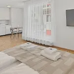 Charming In The Centre - Art 21 Apartment