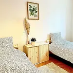 Elegant Seefeld Apt - Walk To Lake And Center