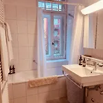 Elegant Apartment In Seefeld - Walk To Lake & City