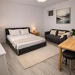 Elegant 2Room Apartment In Central Zurich Balcony Kitchen