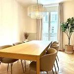 Elegant Seefeld Apt - Walk To Lake And Center