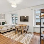 Exclusive Studio Near City Center - Color 4