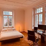 Elegant Apartment In Seefeld - Walk To Lake & City