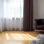 Executive 2Br Flat In The City Centre - Mainau 9