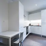 Zh Gold 1 - Hitrental Apartment *