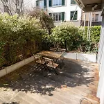 Apartment Newly Renovated Next To With Private Terrace