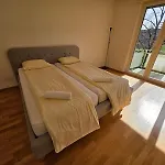 Large Flats, Center - Sch Apartment *