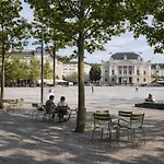 Quiet Near & Opera Apartment *