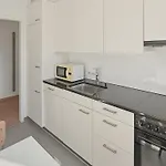Cozy 1Br Near Lake With Balcony - Mill 422