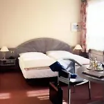 Astor & Serviced Hotel 3*