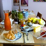 Bed & Breakfast Dakini's Bed & Breakfast Zurich