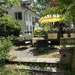 Garden Studio Apartment Zuerichberg