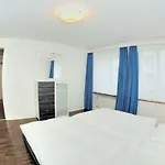 Stylish 1Br Near Lake And Opera - Flower 11