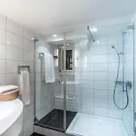 Apartment Lake Side Location Bellevue