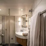 Lake Side Location Bellevue Apartment *
