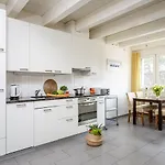 Apartment Swiss Star District 11 - Self Check-in *