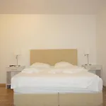 Apartment Swiss Star District 11 - Self Check-in *