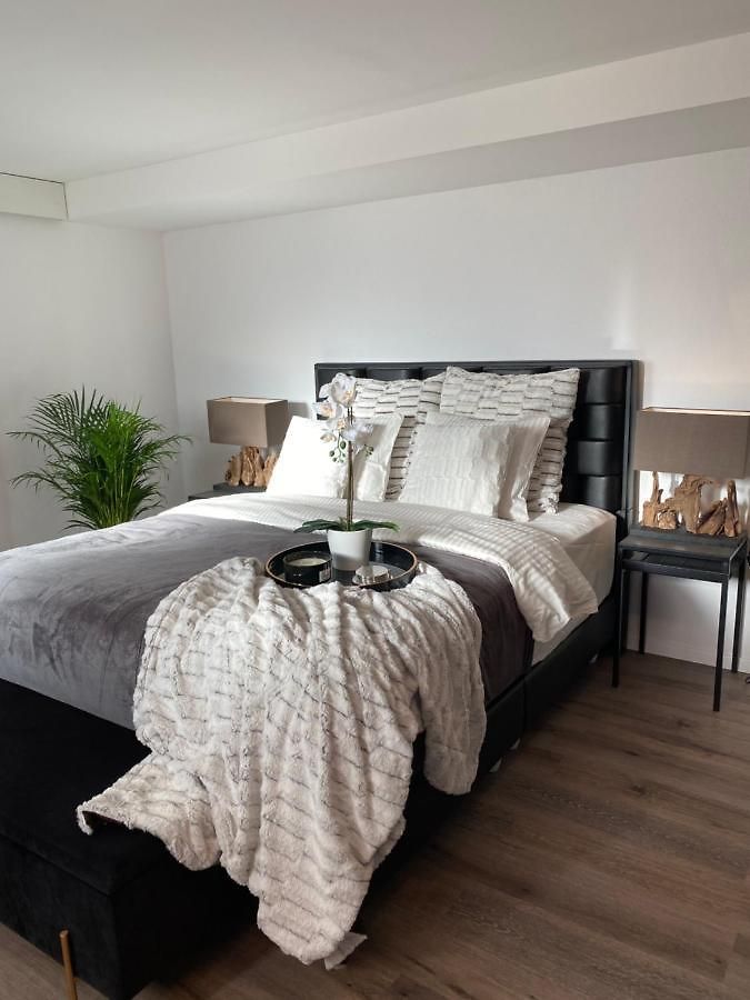 Private Lux With Whirlpool And Sauna In