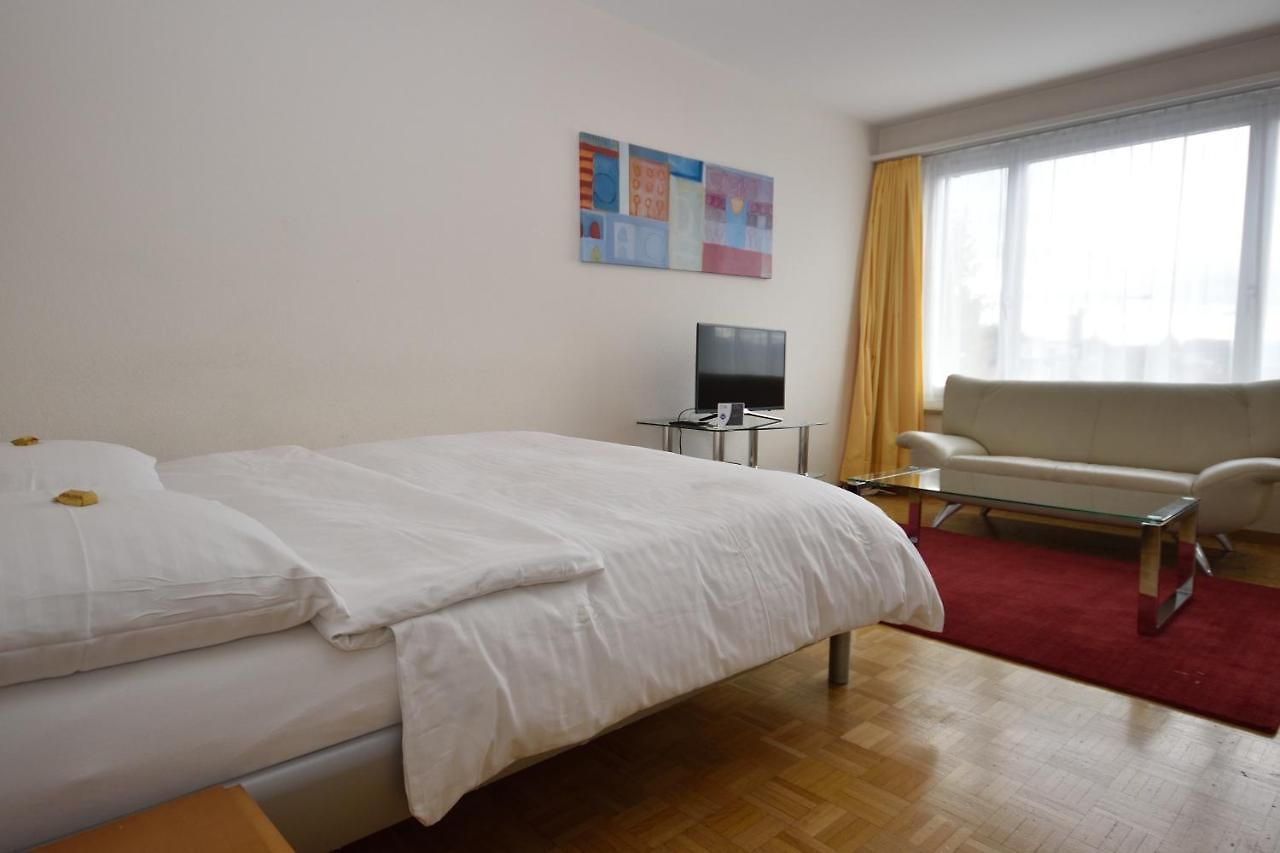 Spacious With Balcony - Vineyard 71 Apartment *