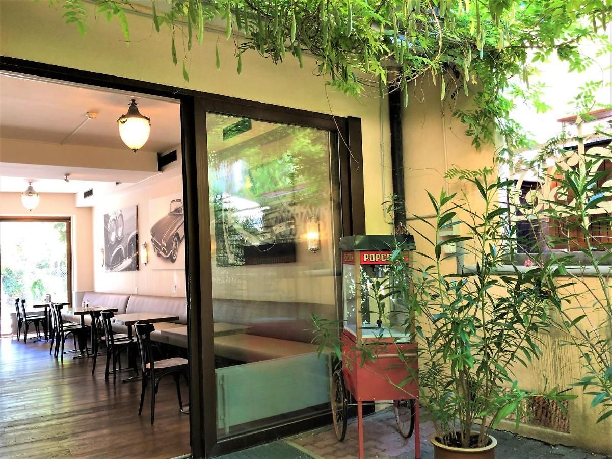 Neufeld Hotel