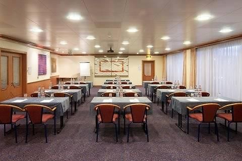 Hotel Crowne Plaza Zürich, An Ihg
