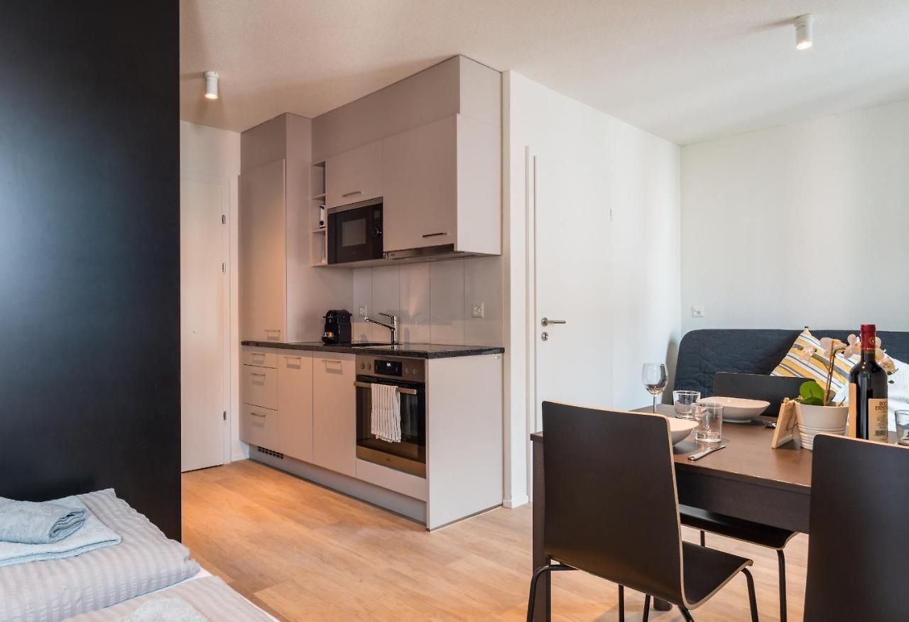 Hitrental Station Apartment *