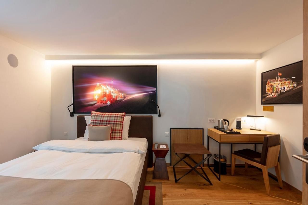 Fred Leonhardstrasse - Mobile Check-in Hotel Zürich