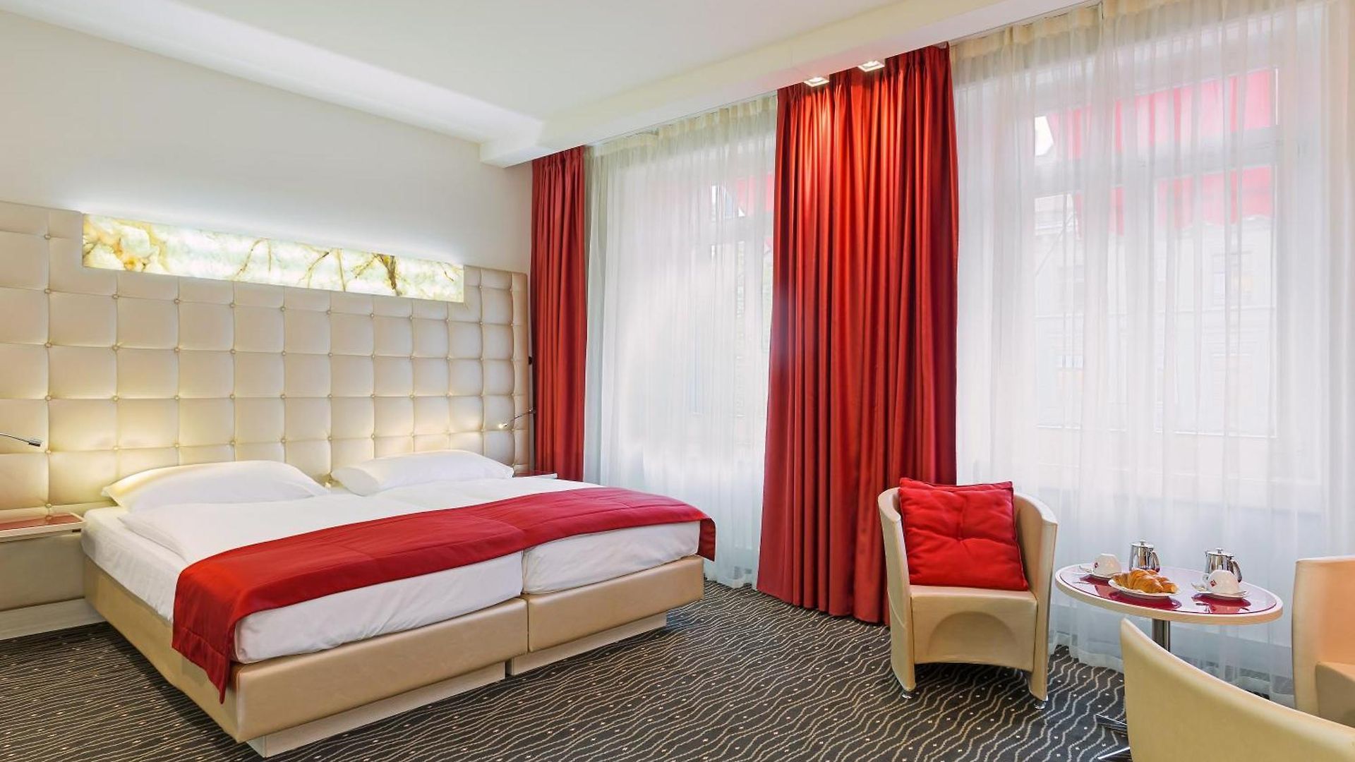 Hotel St.gotthard 4*